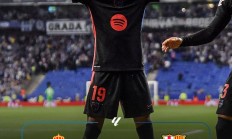 万博:国内三冠王！巴萨2-0击败西班牙人，提前两轮捧起西甲联赛冠军
